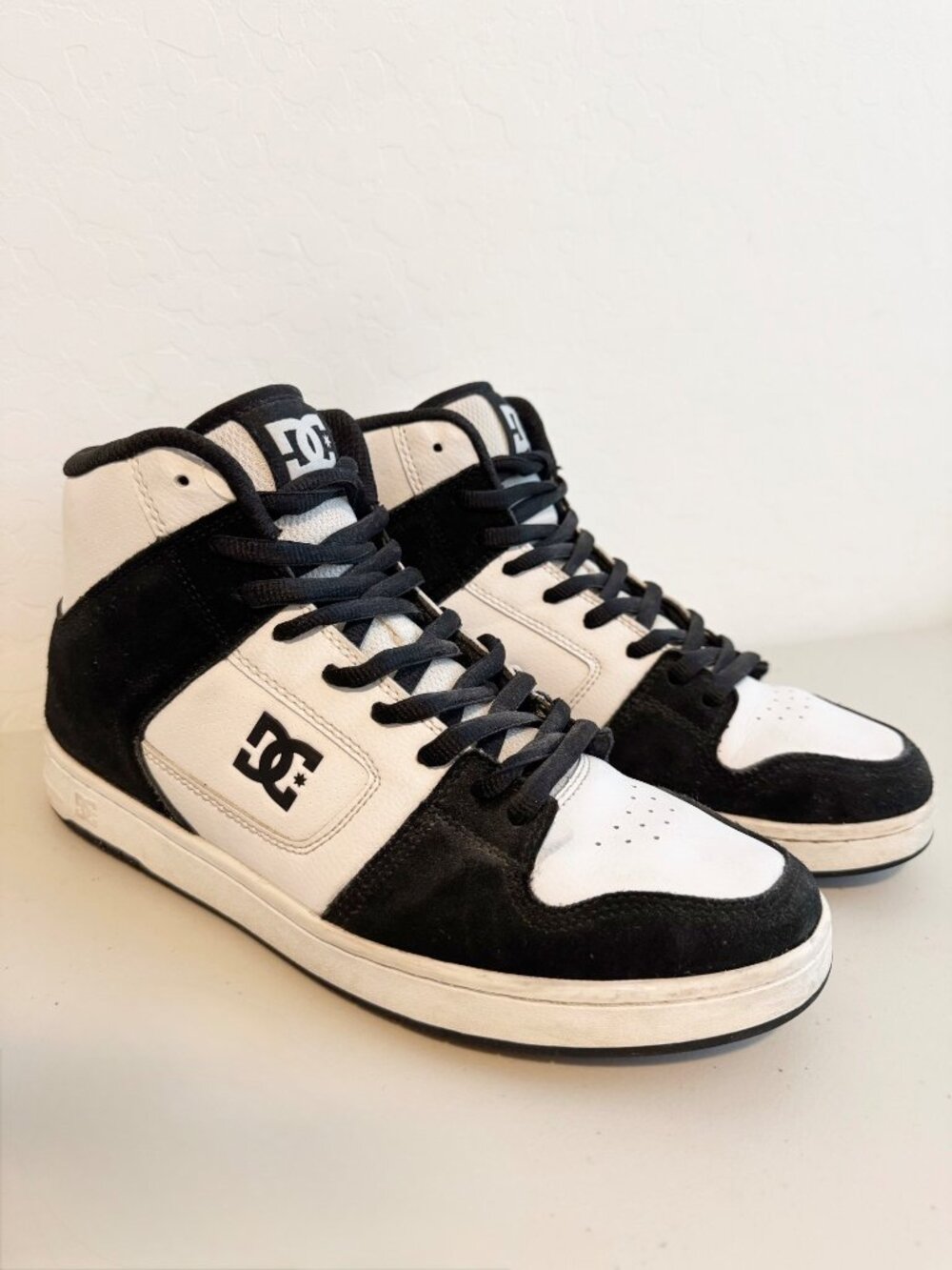 DC Shoes Manteca Sneakers Mens 10 Black White Leather Suede High Top Skate Biker